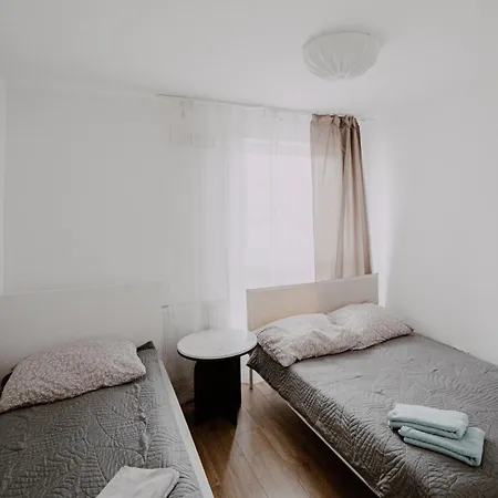 Targowa Luxury 3-bedroom - Free Parking Apartment