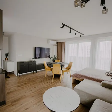 Апартаменти Targowa Luxury 3-bedroom - Free Parking