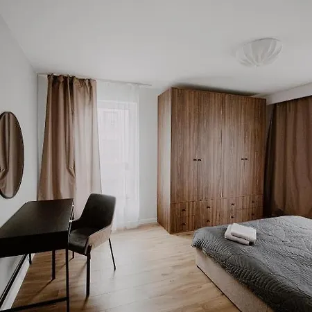 Targowa Luxury 3-bedroom - Free Parking Lodz