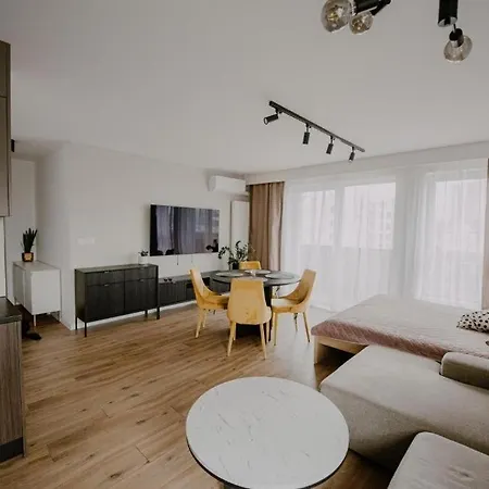 Targowa Luxury 3-bedroom - Free Parking * Lodz